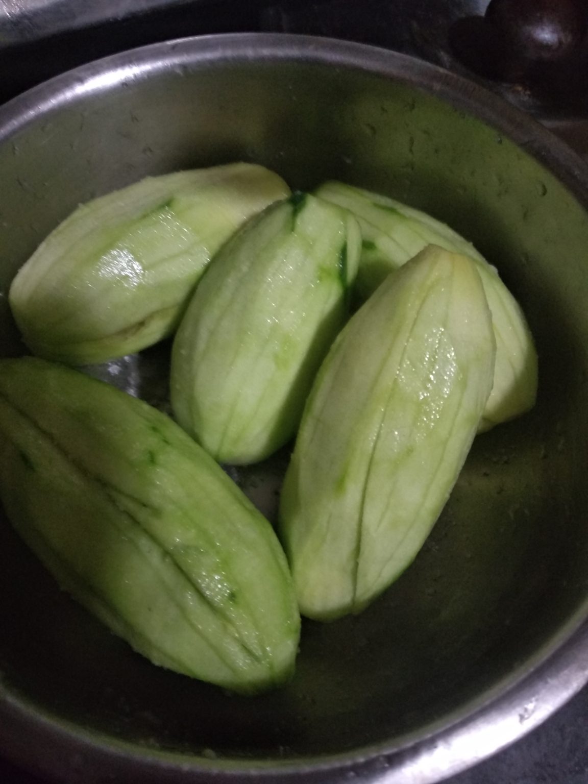 A Simple Preparation Of Potoler Dolma – Bengali Style Stuffed Pointed ...